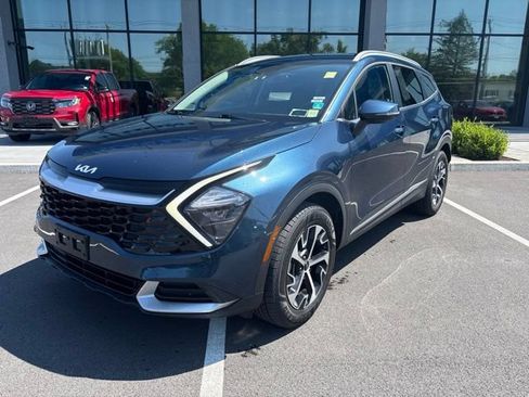 Used 2023 Kia Sportage EX AWD/4WD image 2