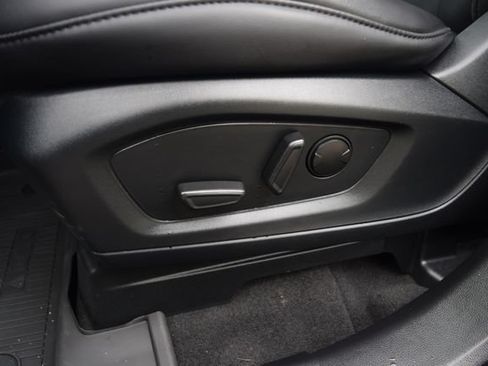 Used 2023 Ford Explorer XLT w/ Equipment Group 202A AWD/4WD image 19