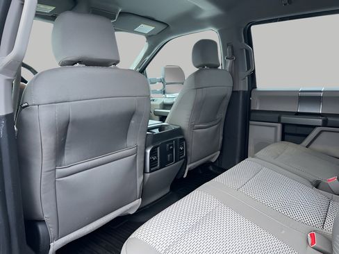 Used 2016 Ford F150 XLT w/ Equipment Group 302A Luxury image 31