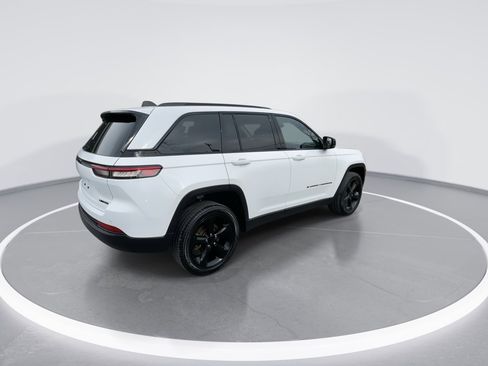 Used 2023 Jeep Grand Cherokee Limited w/ Black Appearance Package AWD/4WD image 20