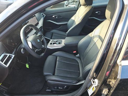 Used 2025 BMW 330i Sedan image 4