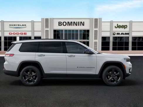 New 2025 Jeep Grand Cherokee L Limited w/ Black Appearance Package image 21