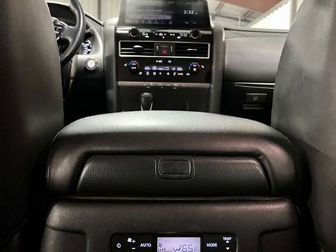 Used 2022 Nissan Armada SV image 28