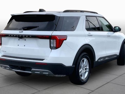Used 2025 Ford Explorer Active w/ Active Comfort Package RWD image 12