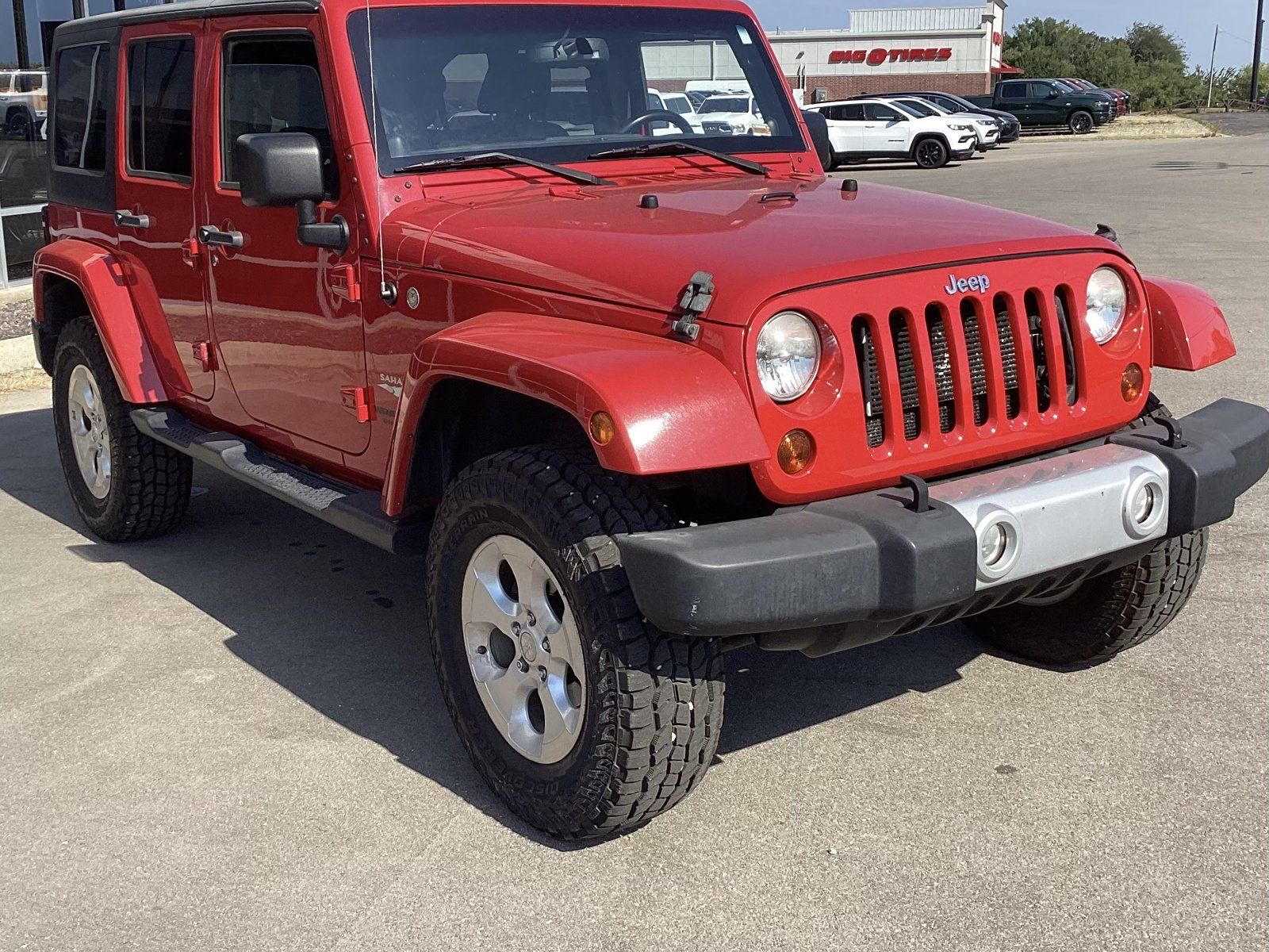 Used 2013 Jeep Wrangler Unlimited Sahara w/ Connectivity Group AWD/4WD image 3