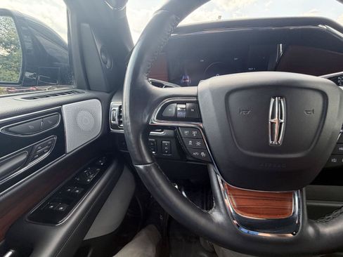 Used 2024 Lincoln Navigator Reserve AWD/4WD image 18