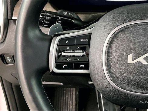 Used 2023 Kia Sorento SX Prestige image 11