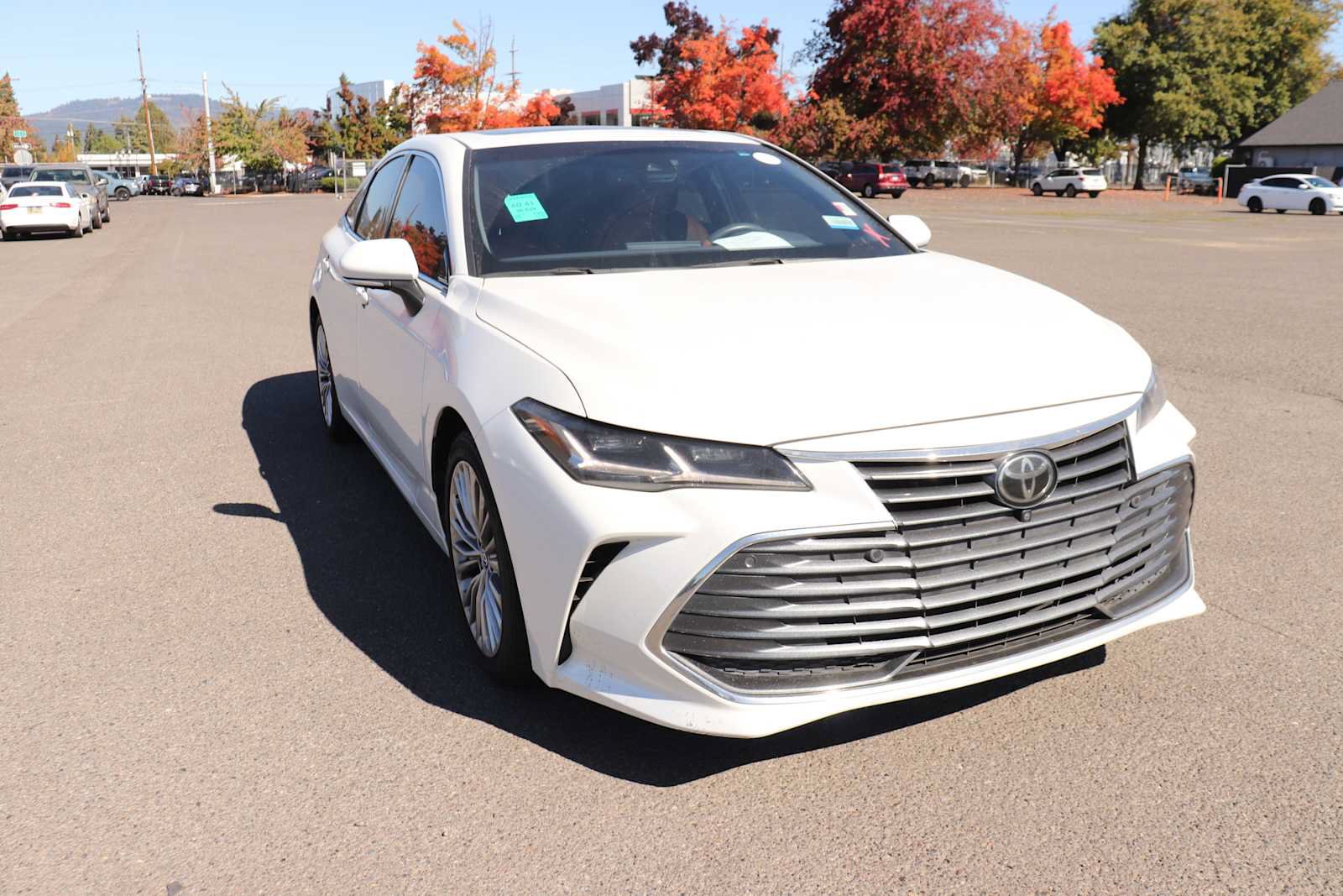 Used 2020 Toyota Avalon Limited w/ Advanced Safety Package FWD image 3