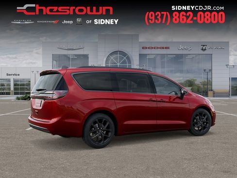 New 2026 Chrysler Pacifica Select w/ S Appearance Package image 4