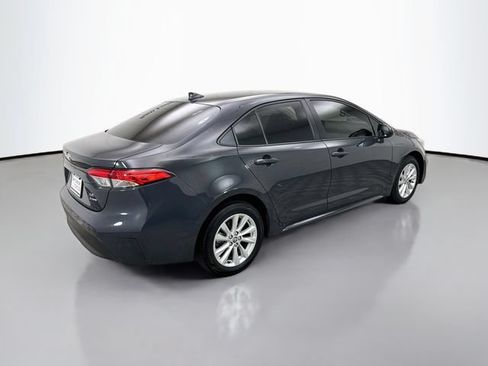 Used 2025 Toyota Corolla LE w/ LE Premium Package FWD image 7