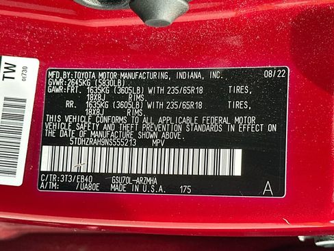 Used 2022 Toyota Highlander XLE FWD image 27