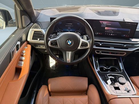 Used 2025 BMW X7 xDrive40i w/ M Sport Package image 27