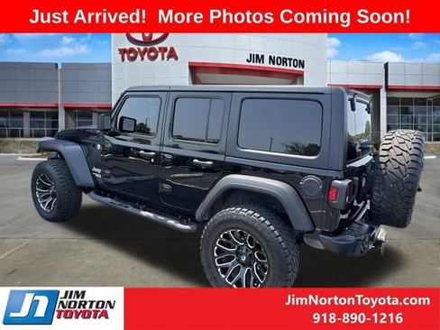 Used 2019 Jeep Wrangler Unlimited Sport S AWD/4WD image 5