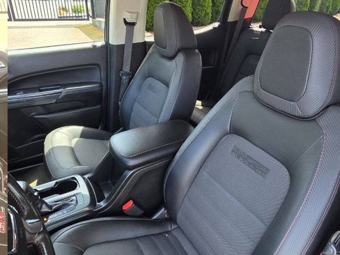 Used 2015 GMC Canyon SLE w/ All-Terrain Package AWD/4WD image 9
