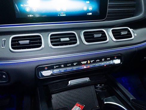 Used 2020 Mercedes-Benz GLS 450 4MATIC w/ Convenience Package image 52