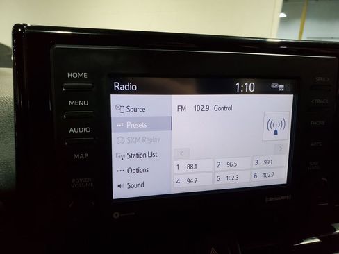 Used 2021 Toyota RAV4 LE image 30