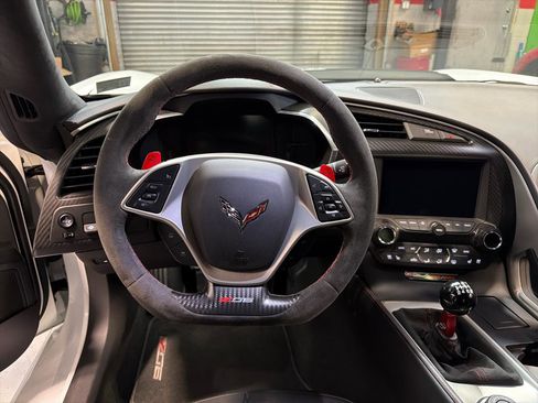 Used 2017 Chevrolet Corvette Z06 image 19