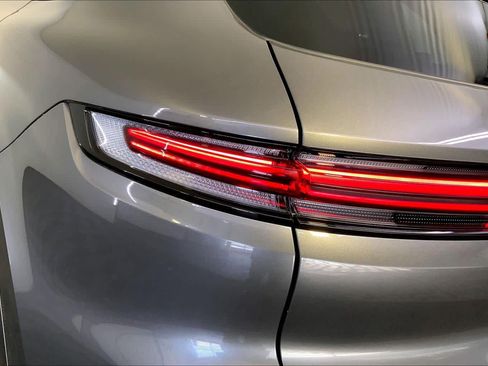 Used 2025 Porsche Cayenne image 30