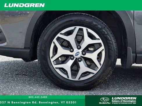 Used 2023 Subaru Forester Premium AWD/4WD image 40