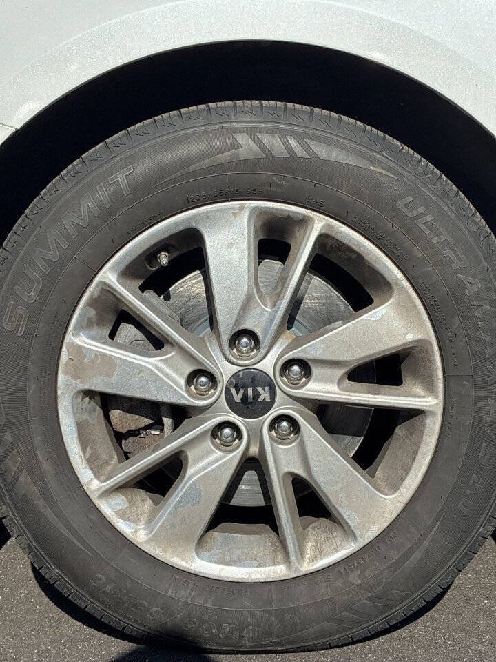 Used 2016 Kia Optima LX FWD image 28
