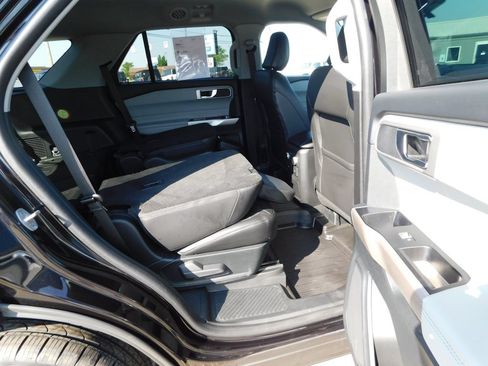 Used 2023 Ford Explorer XLT w/ Equipment Group 202A AWD/4WD image 32