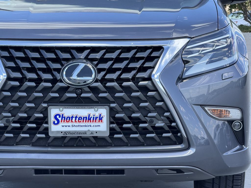 Used 2023 Lexus GX 460 Luxury w/ Accessory Package AWD/4WD image 8