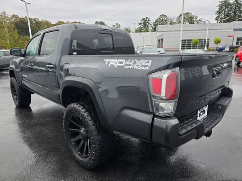 Used 2023 Toyota Tacoma TRD Off-Road w/ Technology Package image 5