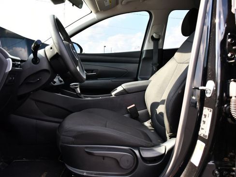Used 2025 Hyundai Tucson SE FWD image 15
