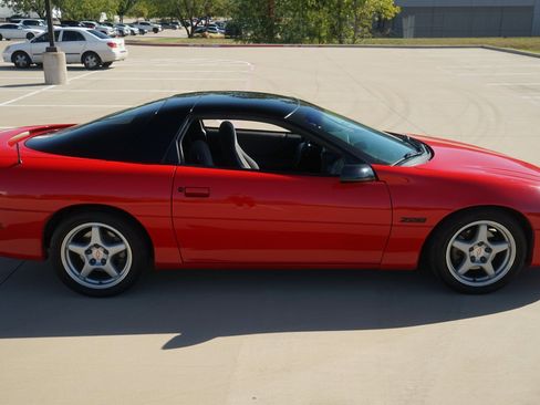 Used 1999 Chevrolet Camaro Z28 w/ Performance Pkg image 17