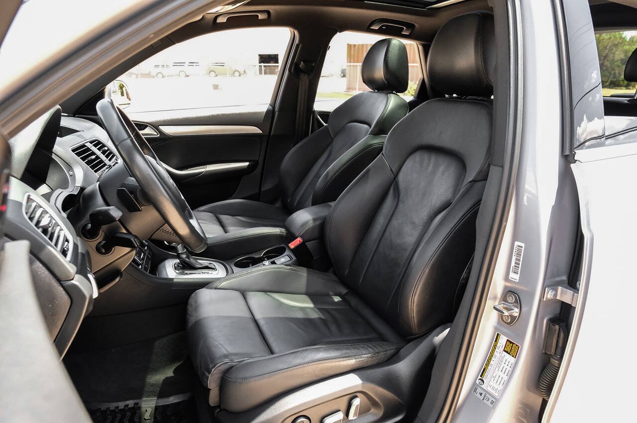 Used 2018 Audi Q3 2.0T Premium Plus w/ Premium Plus Package FWD image 4