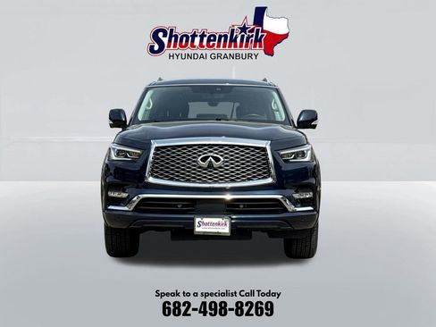 Used 2024 INFINITI QX80 Luxe RWD image 2