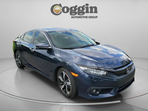 Used 2017 Honda Civic Touring image 6