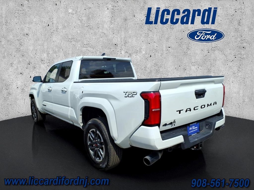 Used 2025 Toyota Tacoma TRD Sport AWD/4WD image 4