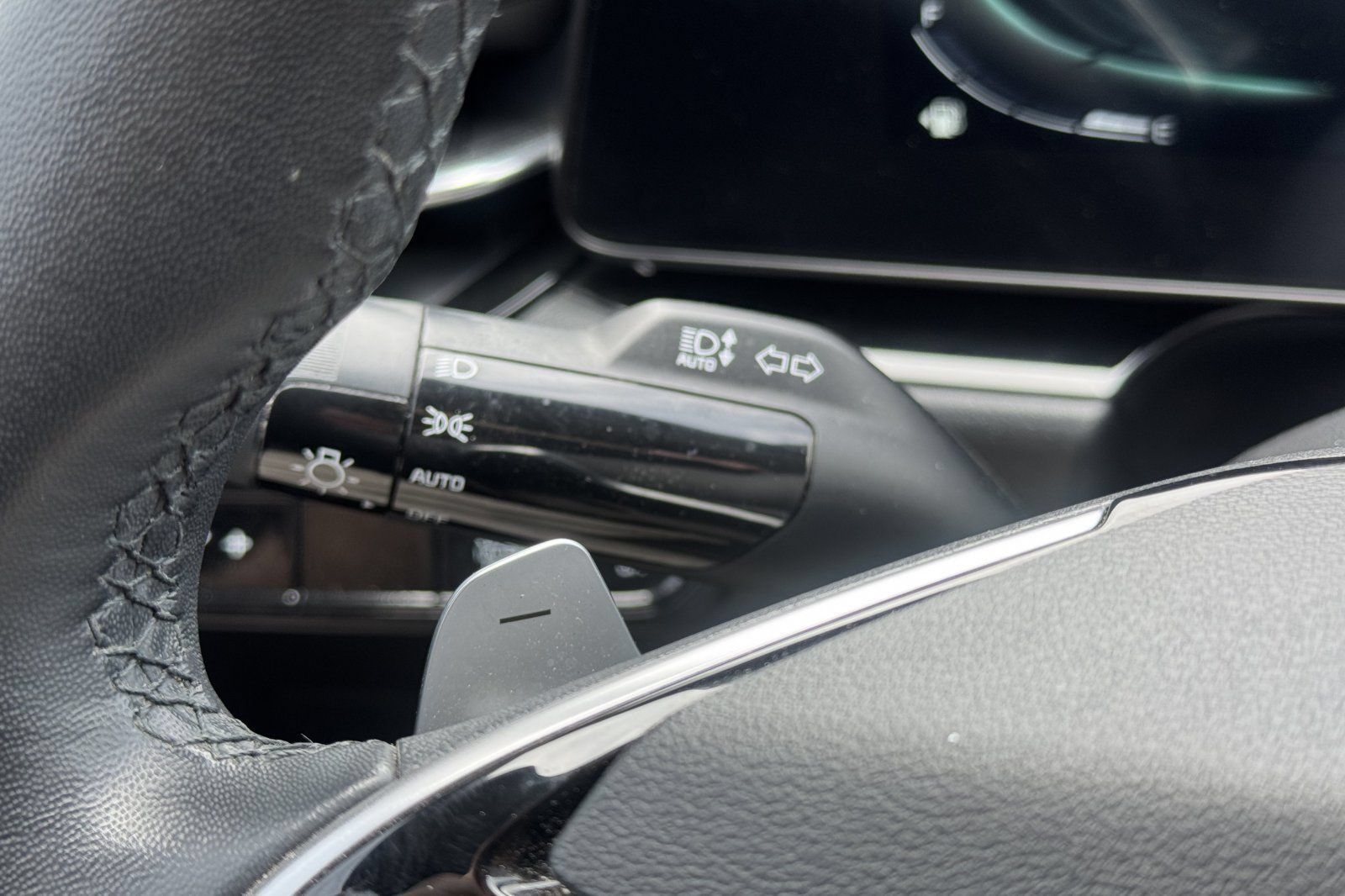 Used 2023 Kia Niro EX FWD image 32