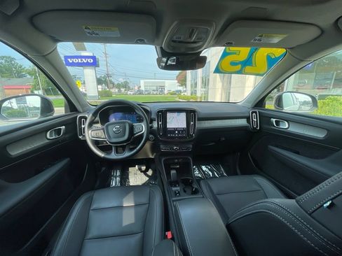 Used 2025 Volvo XC40 B5 Core AWD/4WD image 18