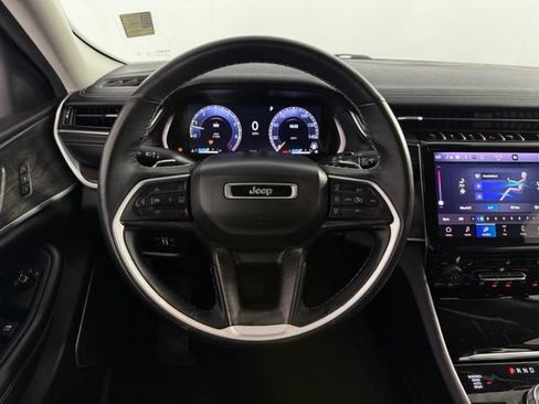 Used 2022 Jeep Grand Cherokee Limited AWD/4WD image 19