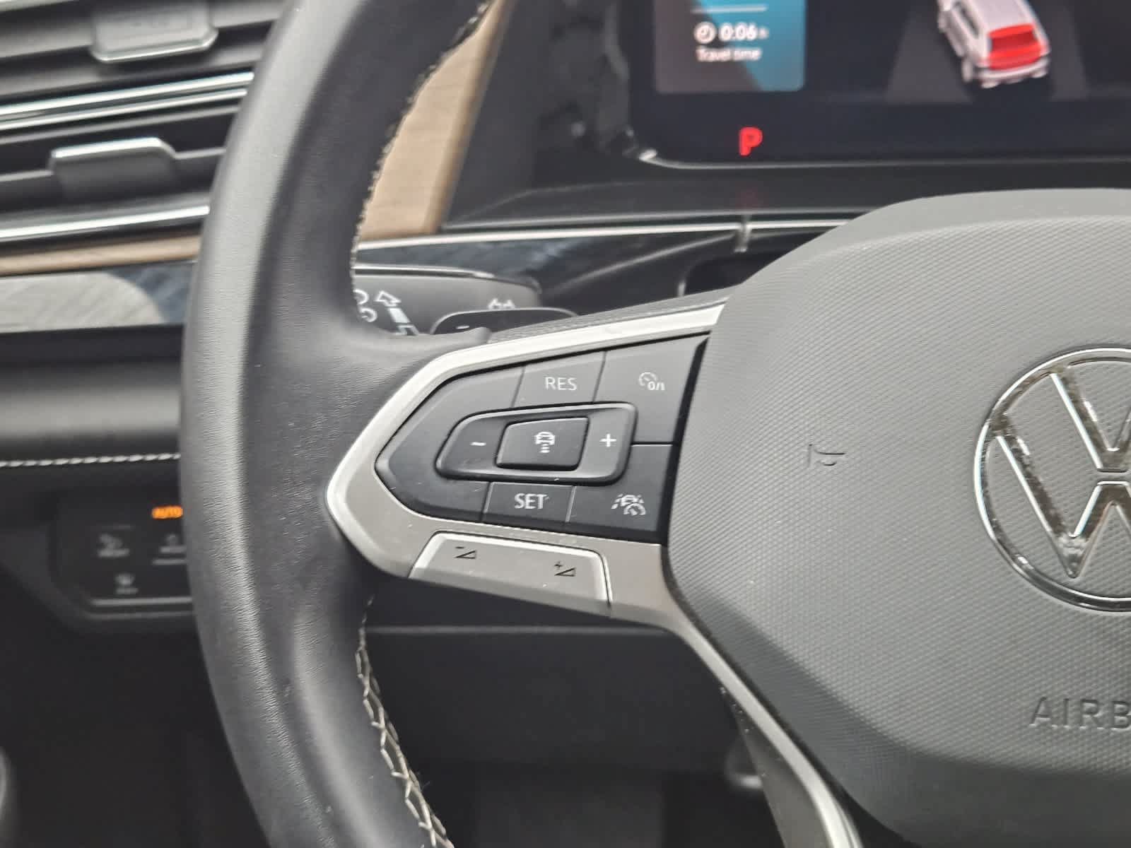 Used 2025 Volkswagen Atlas SE FWD image 24
