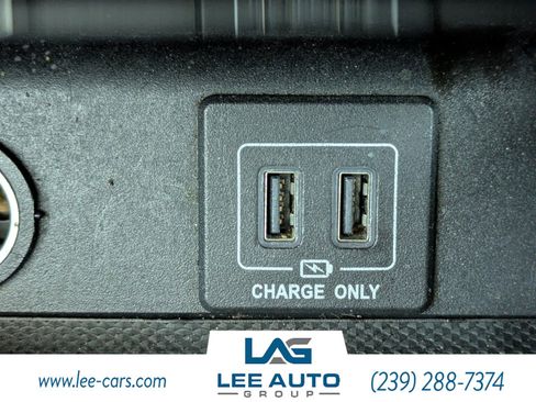 Used 2018 Nissan Pathfinder SV image 26