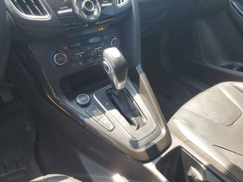 Used 2016 Ford Focus Titanium FWD image 16
