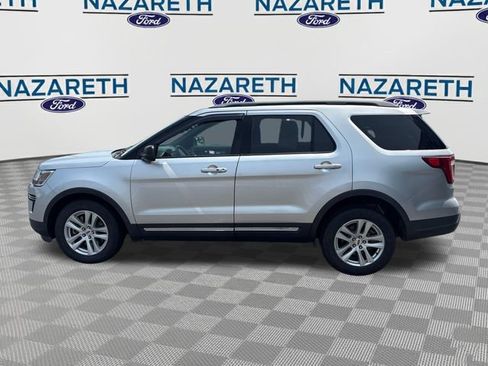 Used 2018 Ford Explorer XLT AWD/4WD image 4