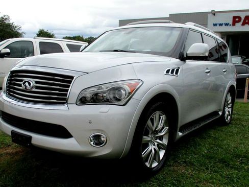Used 2012 INFINITI QX56 4WD w/ Deluxe Touring Pkg image 2