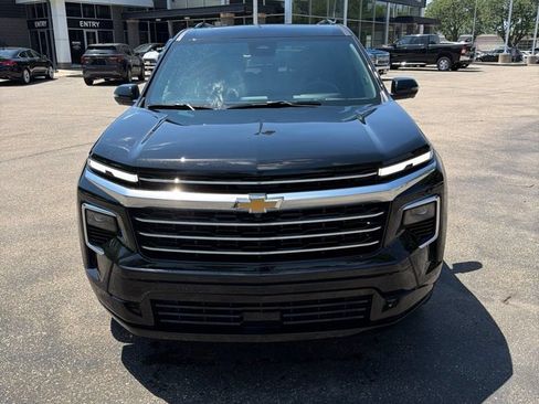 Used 2026 Chevrolet Traverse High Country w/ LPO, Floor Liner Package AWD/4WD image 2