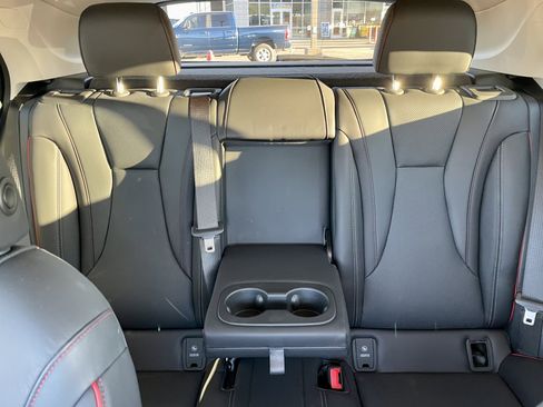 Used 2023 Buick Envision Essence w/ Sport Touring Package image 23