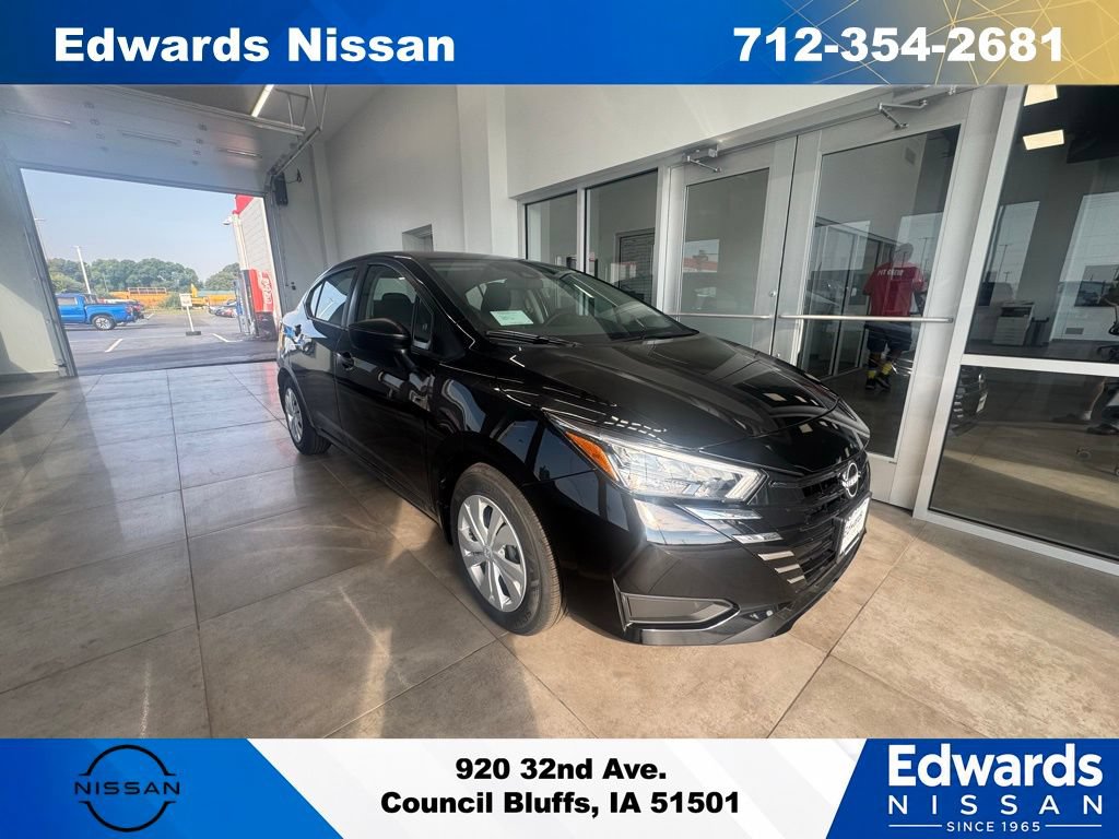 New 2025 Nissan Versa S w/ Trunk Package FWD image 1