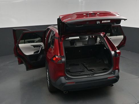 Used 2022 Toyota RAV4 XLE Premium FWD image 30