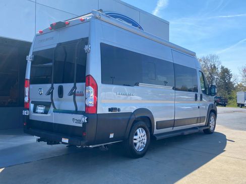 Used 2019 RAM ProMaster 3500 w/ Premium Appearance Group image 4