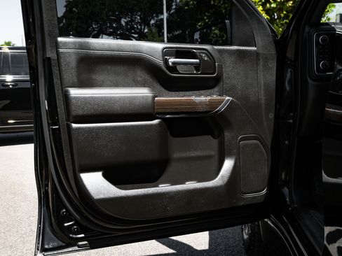 Used 2021 Chevrolet Silverado 1500 LT Trail Boss w/ Bed Protection Package image 14