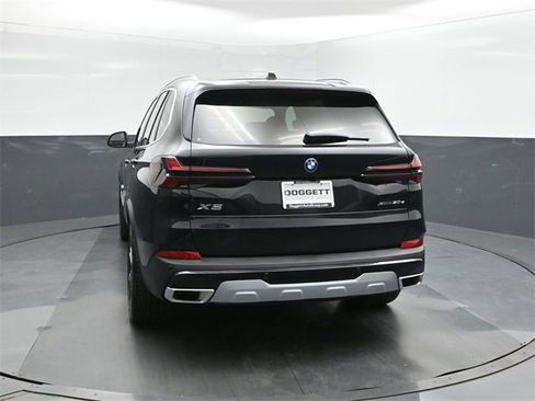 New 2026 BMW X5 xDrive50e w/ Premium Package image 8
