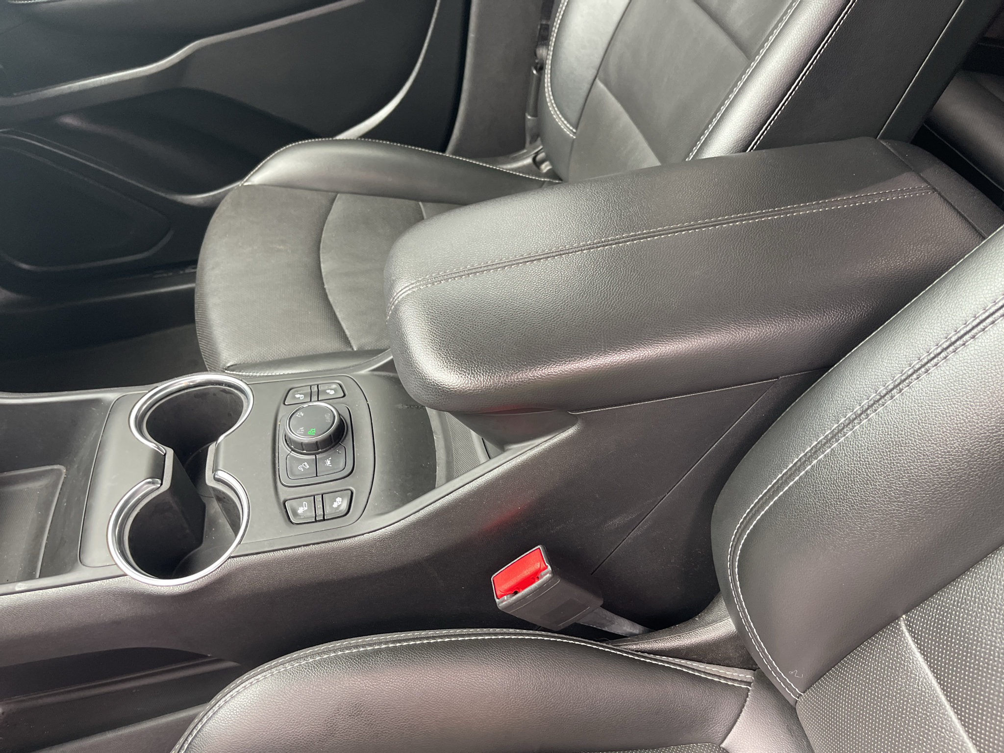 Used 2023 GMC Terrain SLT AWD/4WD image 17
