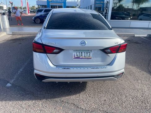 Used 2022 Nissan Altima 2.5 SV FWD image 8